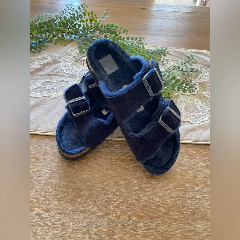 Birkenstock Arizona Shearling Suede
Leather in Midnight Size 39 - Picture 12 of 12